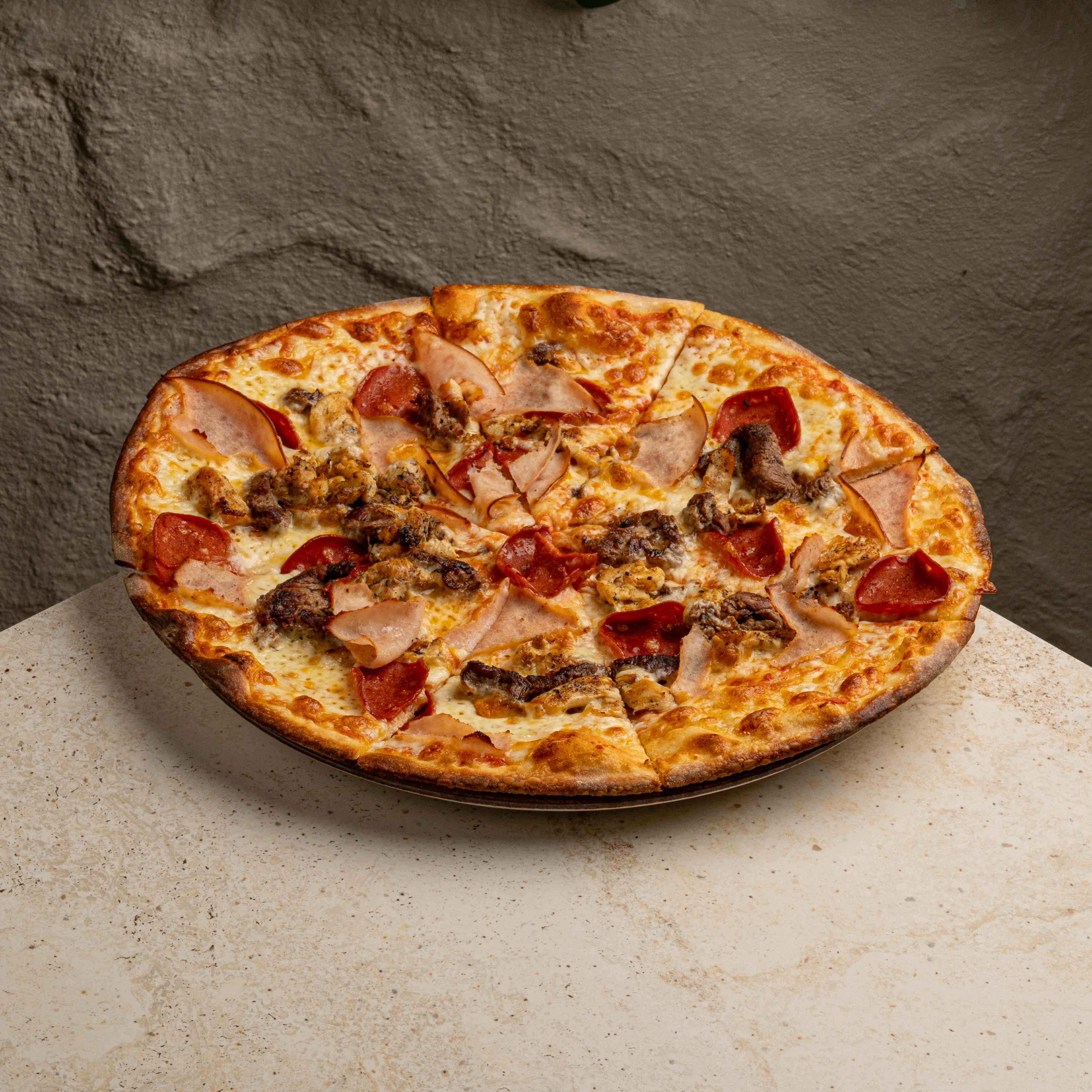 بيتزا لحوم مشکل