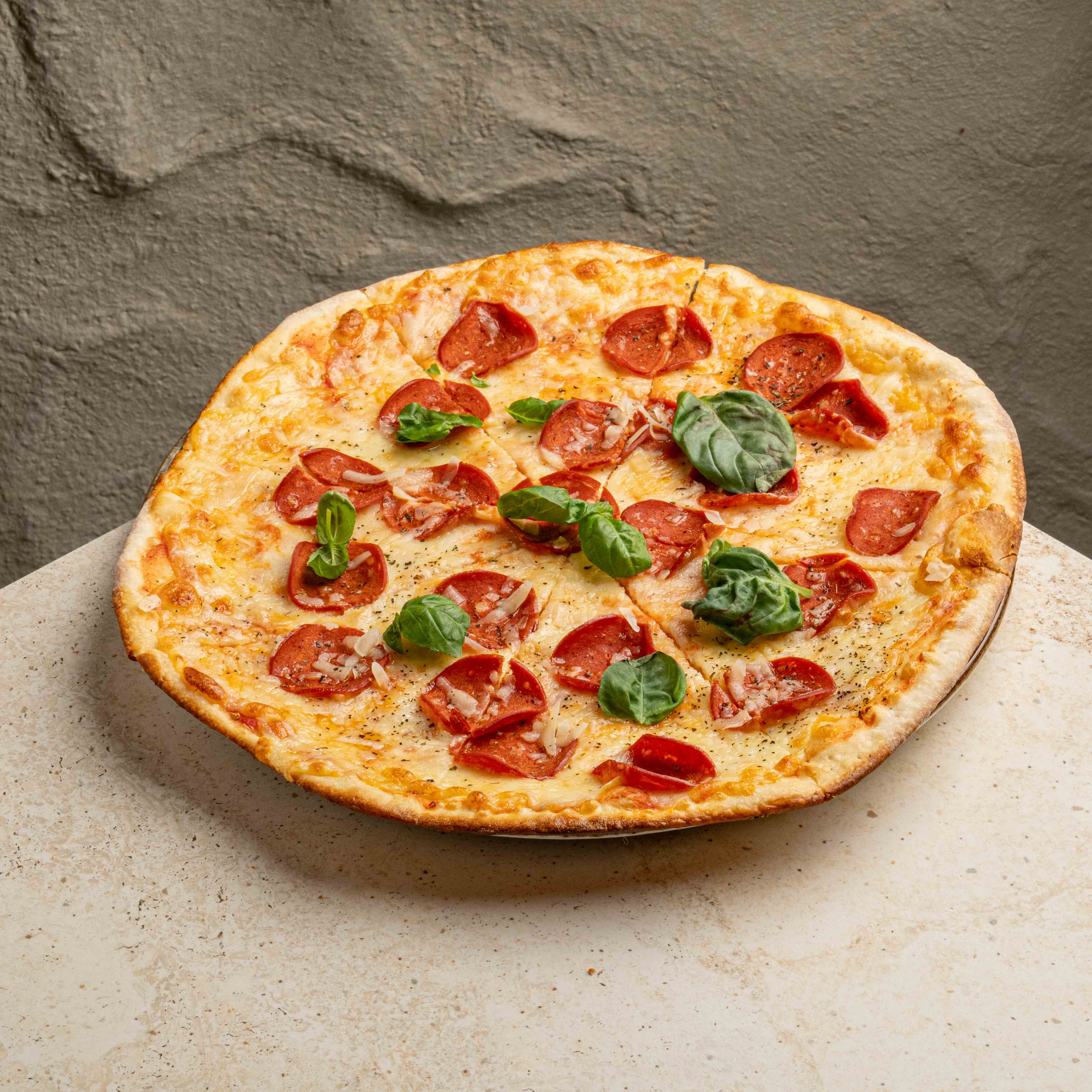 بيتزا بيبروني